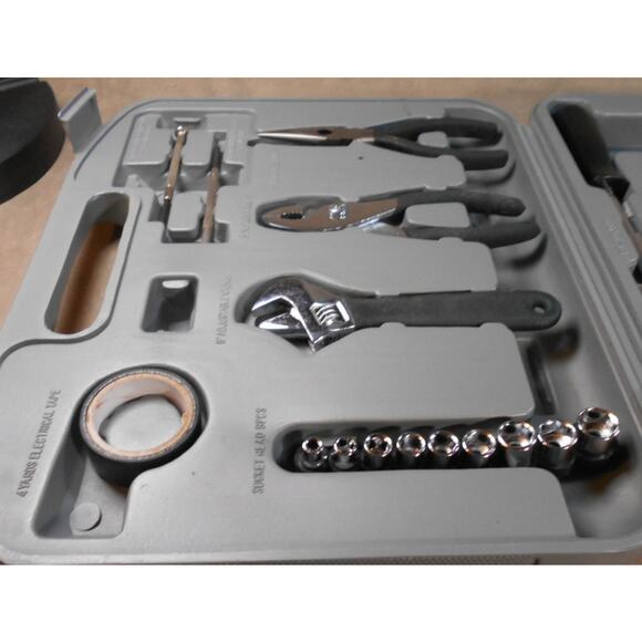 Ironworks Home Tool Set in Carrying Case Vintage (Missing Tape Measure) - Picture 3 of 11